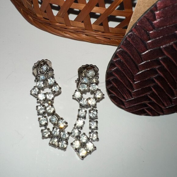 Set Of 3 Womens Earrings: Burgundy Leather Leaf Dangle Rhinestone Clip-On & Gold - Picture 2 of 4